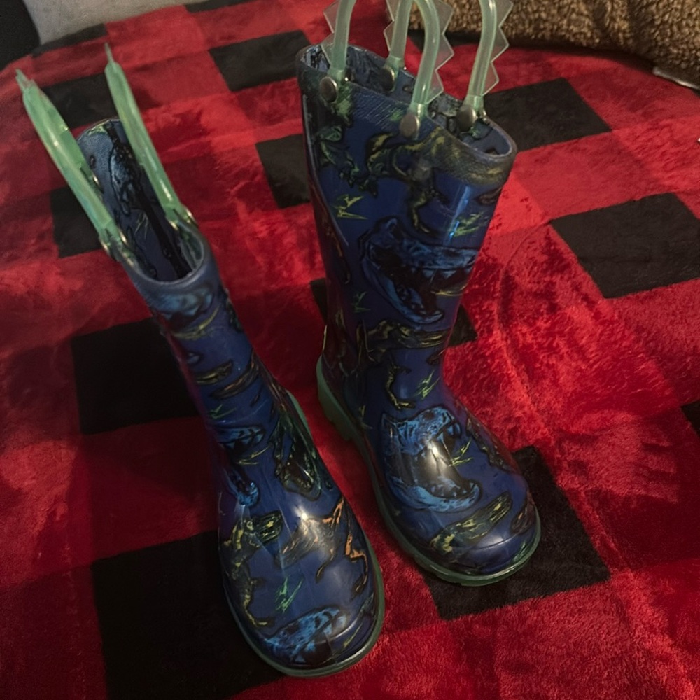 Rain boots for toddlers